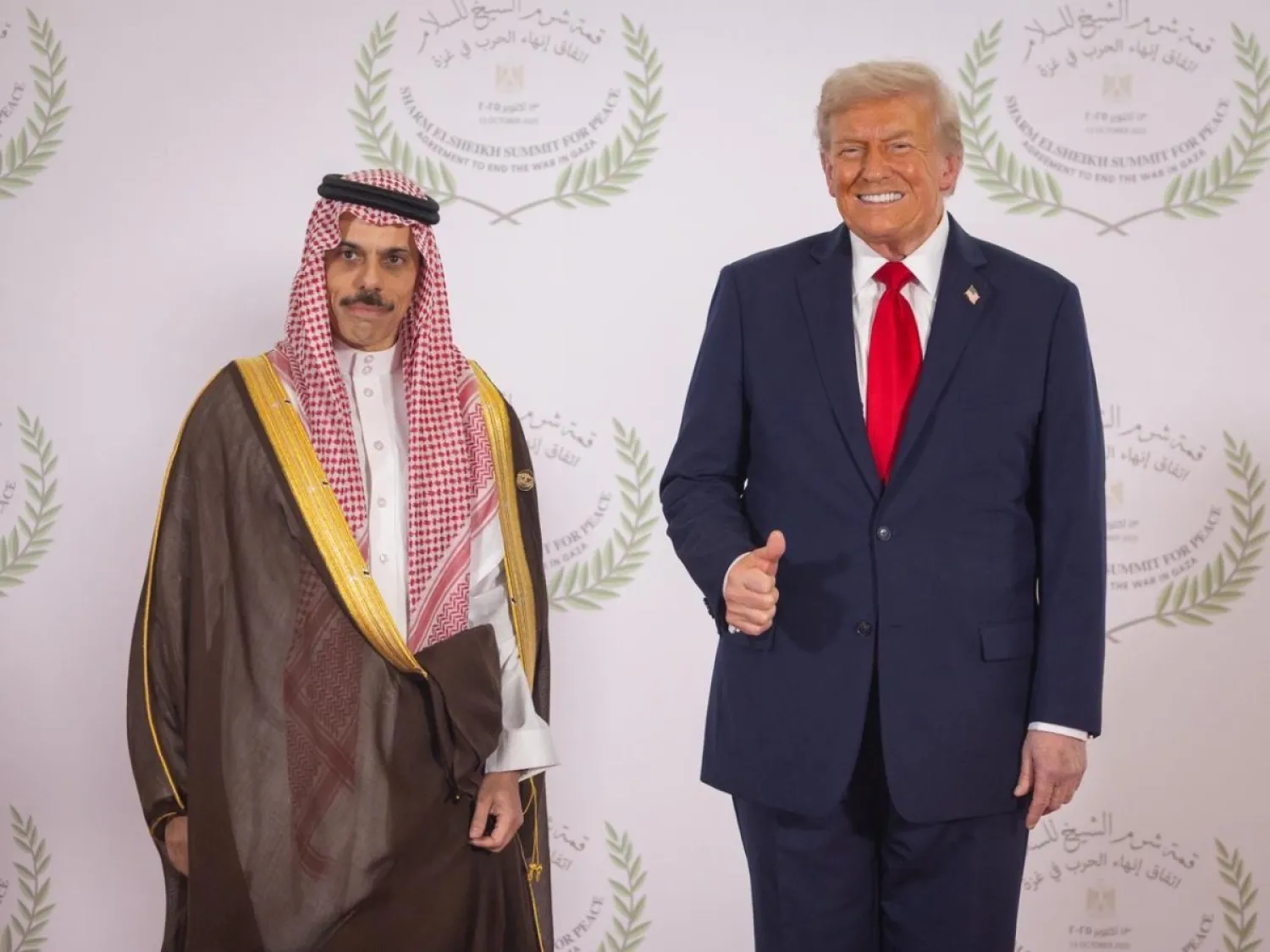 الرئيس الأميركي دونالد ترمب ووزير الخارجية السعودي الأمير فيصل بن فرحان قبيل القمة (واس)