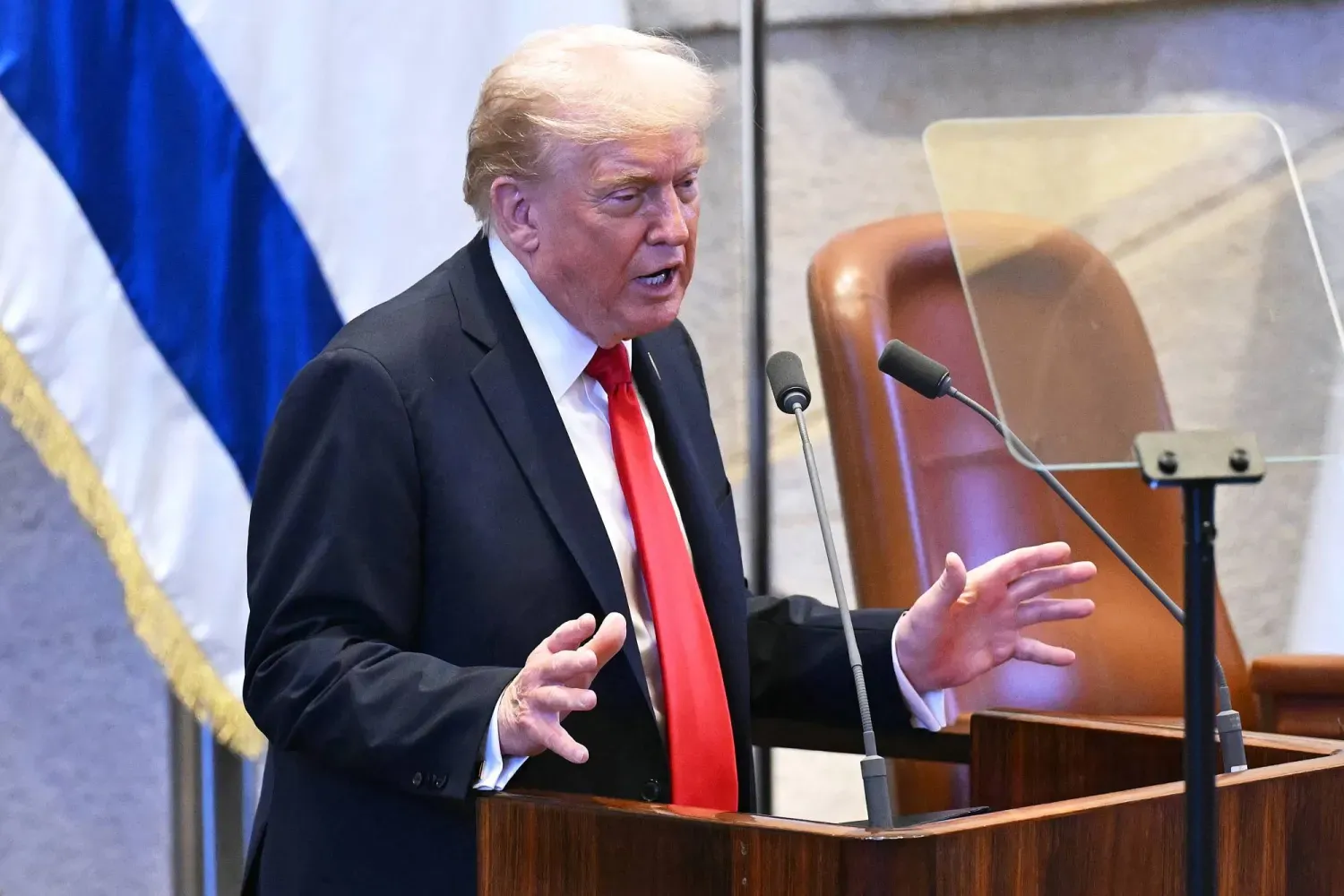 ABD Başkanı Donald Trump dün İsrail Knesset'inde konuşuyor (AP)