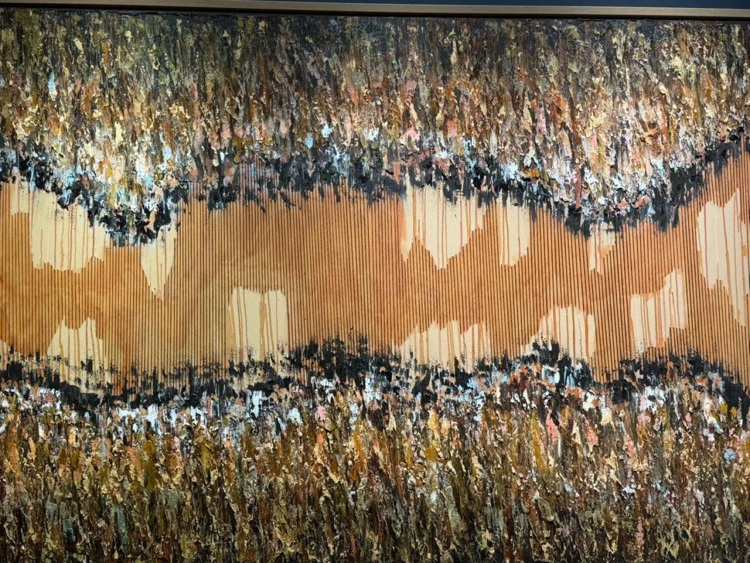 الألم يتحوّل مساحاتٍ تأمّليةً في الانتماء والتجذُّر (الشرق الأوسط)
