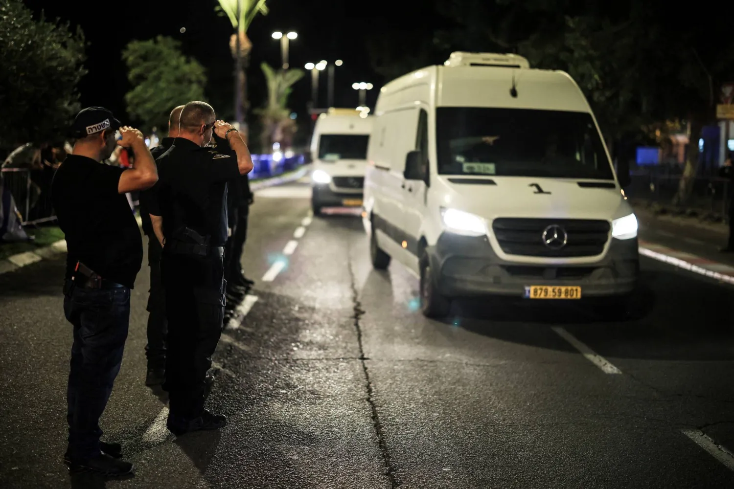 توقعات بإعادة «حماس» جثث عدد من الرهائن ليل الثلاثاء (رويترز)
