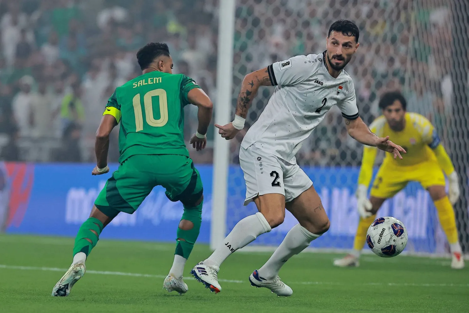 منتخب العراق سيخوض ملحقا آسيويا ضد الإمارات سعيا للمشاركة في الملحق العالمي (رويترز)