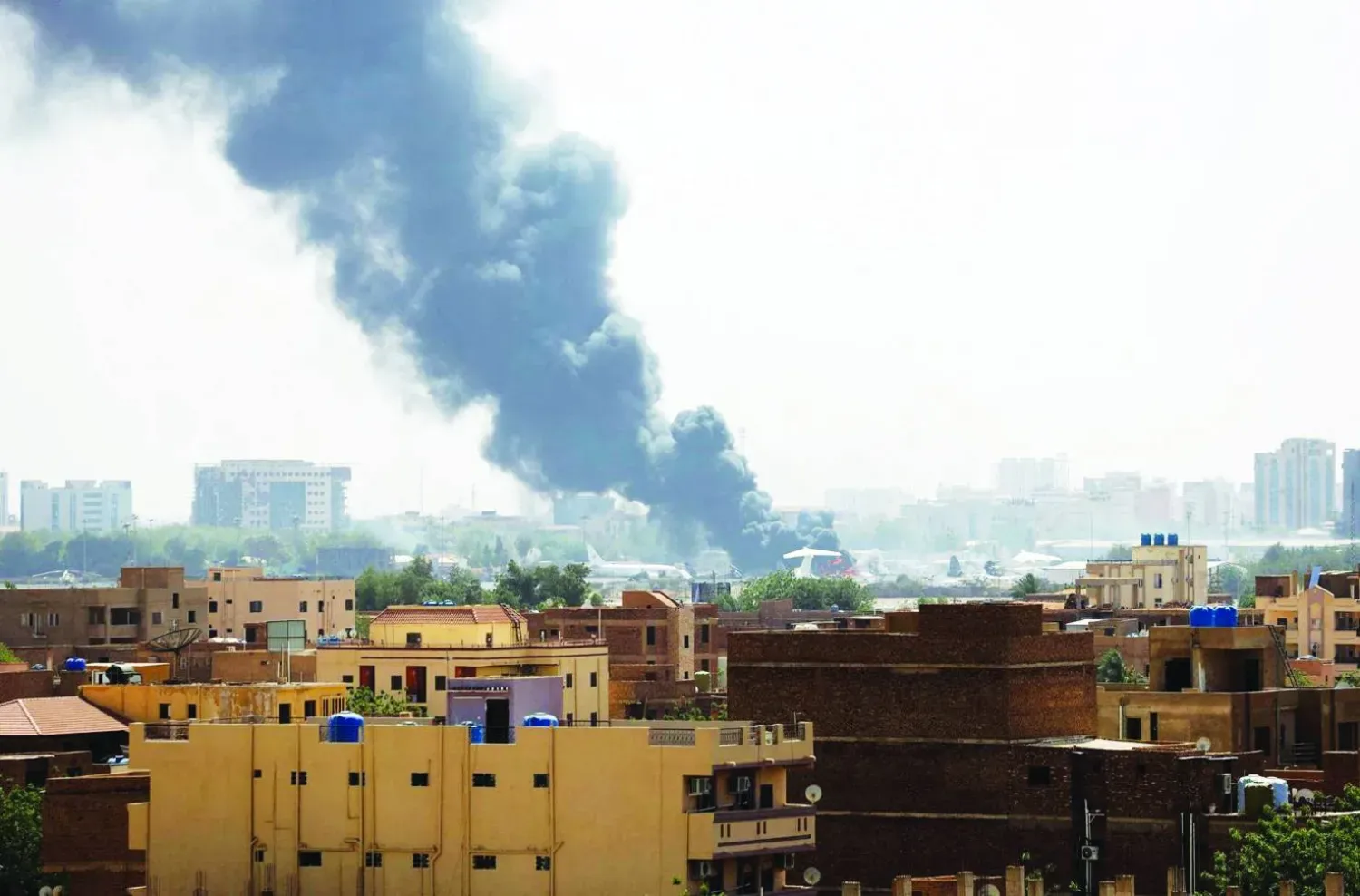 Sudan'daki insansız hava aracı (İHA) savaşı birçok kamu tesisini tahrip etti. (Reuters)