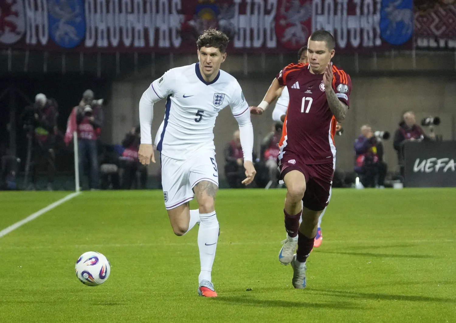 جون ستونز (رويترز)