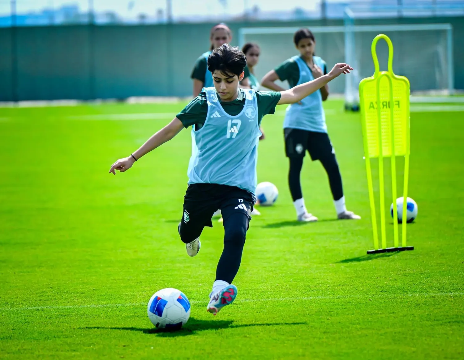 يلتقي المنتخب السعودي للناشئات الأربعاء بنظيره اللبناني ضمن منافسات المجموعة الثانية (المنتخب السعودي)