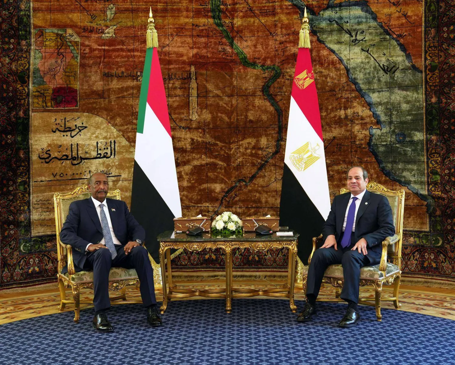 السيسي يلتقي البرهان في قصر الاتحادية بالقاهرة 28 أبريل 2025 (أرشيفية - الرئاسة المصرية)