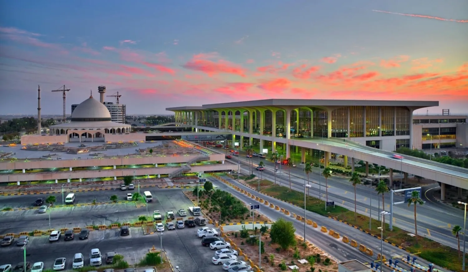 مطار الملك فهد الدولي في الدمام (واس)