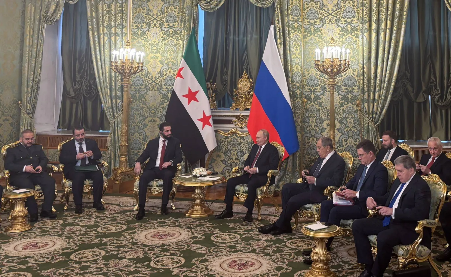 من محادثات الرئيسين بوتين والشرع في الكرملين (رويترز)