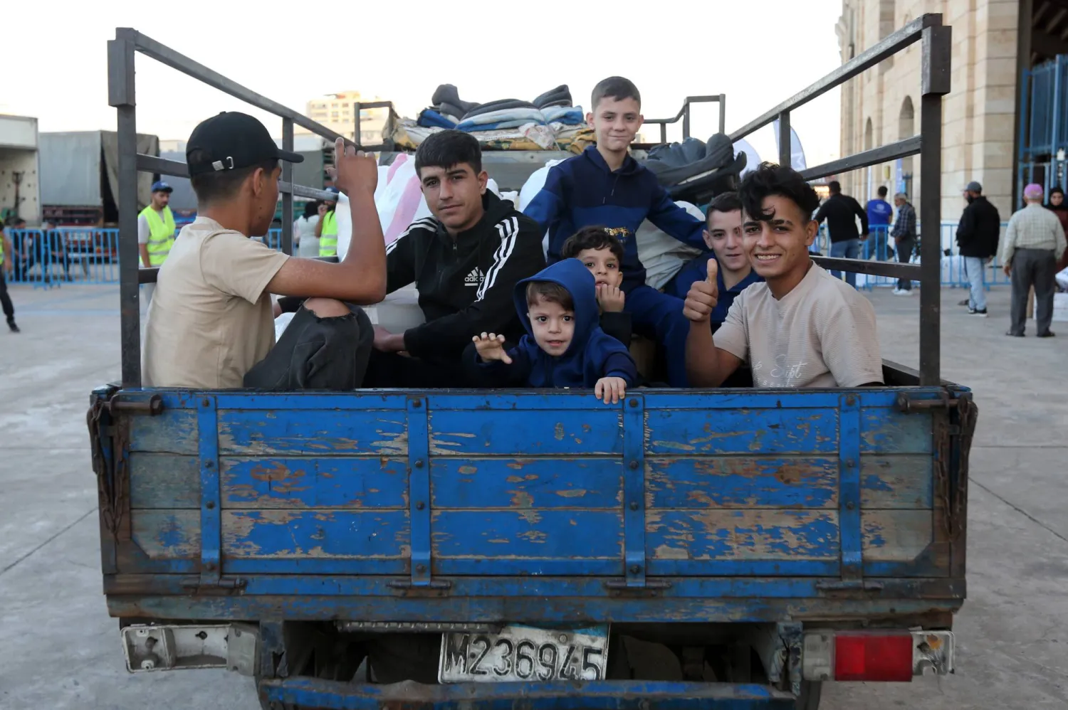 Syrian refugees gather as they prepare to return home to Syria in Beirut, Lebanon, 15 October 2025. EPA/WAEL HAMZEH 