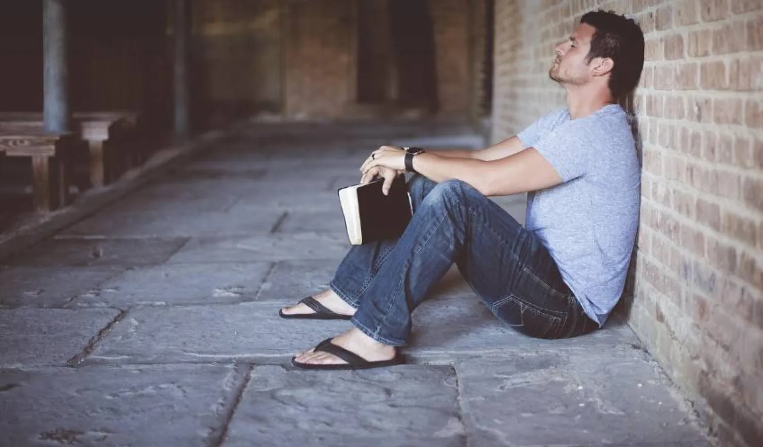  أحد الأعراض الأساسية للاكتئاب انخفاض الدافع وصعوبة إيجاد المتعة في الأنشطة اليومية (بكساباي)