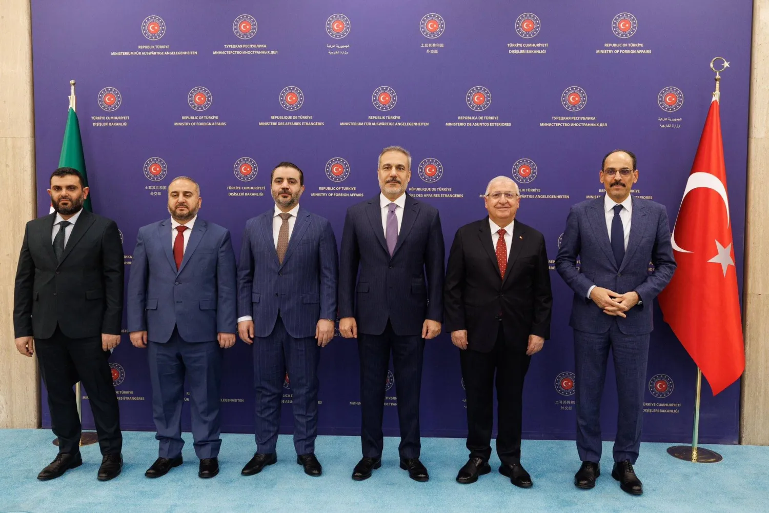 وزراء الخارجية والدفاع ورئيسا المخابرات في تركيا وسوريا اجتمعوا في أنقرة الأحد لبحث التعاون الأمني بين البلدين (الخارجية التركية)