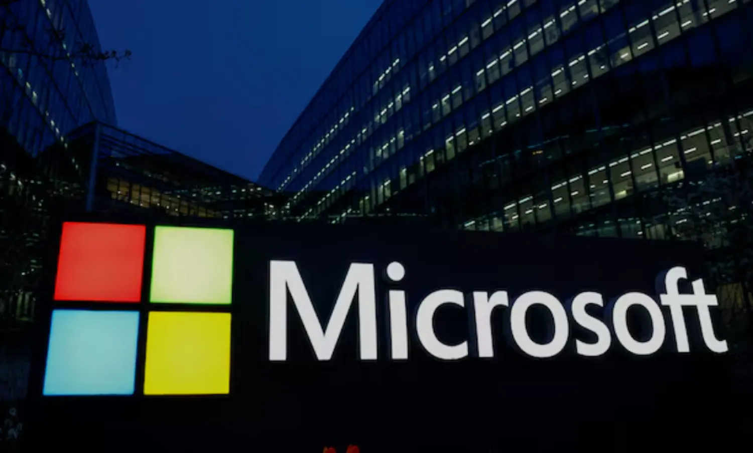 A view shows a Microsoft logo at Microsoft offices in Issy-les-Moulineaux near Paris, France, March 25, 2024. REUTERS/Gonzalo Fuentes/File Photo 
