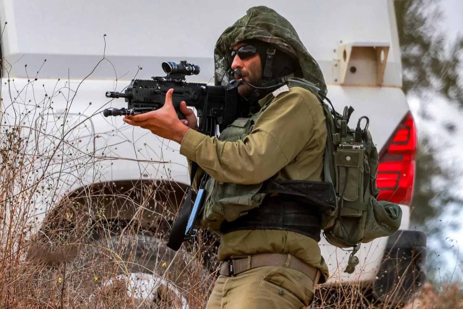  Batı Şeria'daki Nablus'ta bir İsrail askeri (AFP)