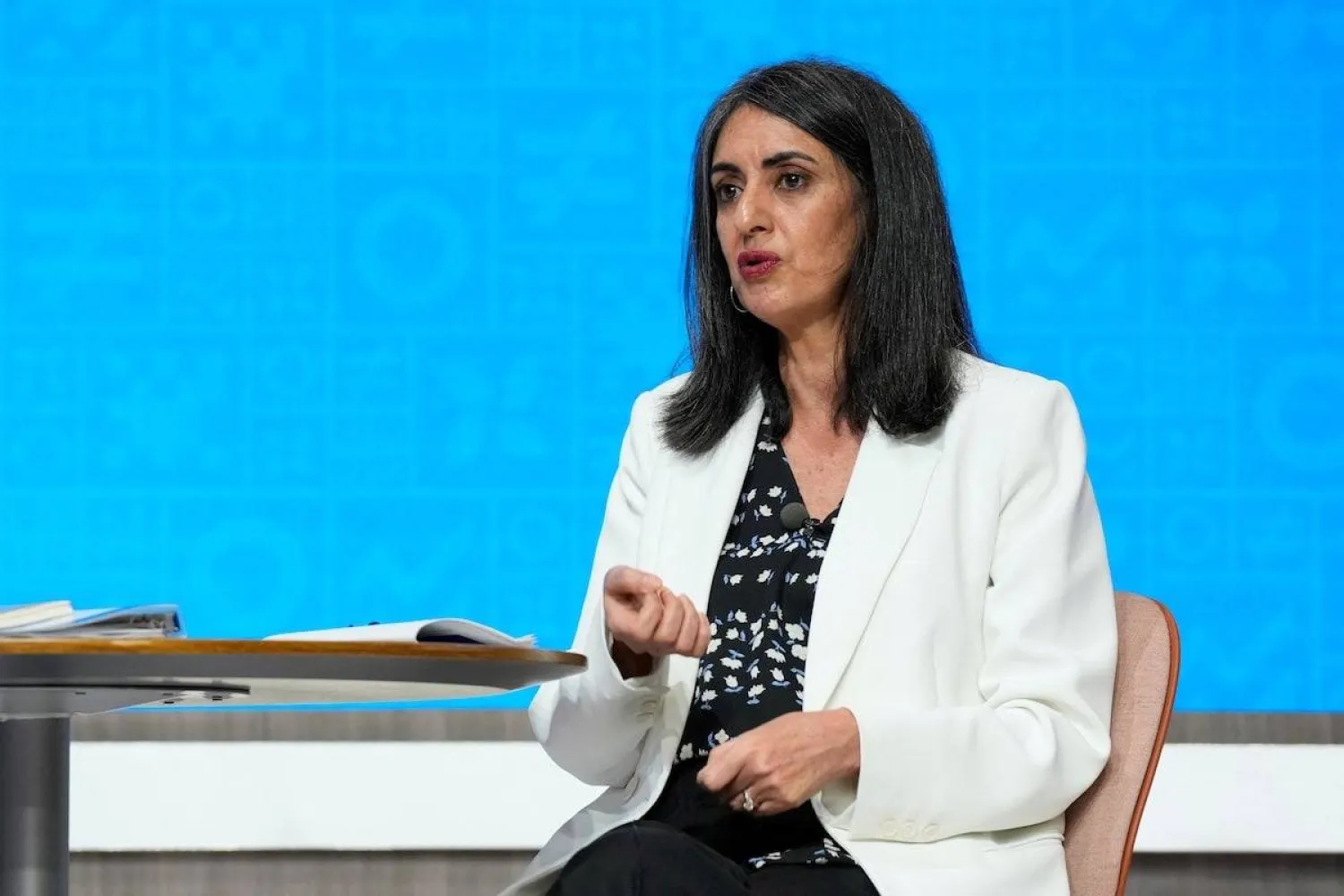 أرشيفية لوزيرة الاقتصاد والمالية المغربية نادية فتاح العلوي خلال اجتماع في واشنطن (رويترز)