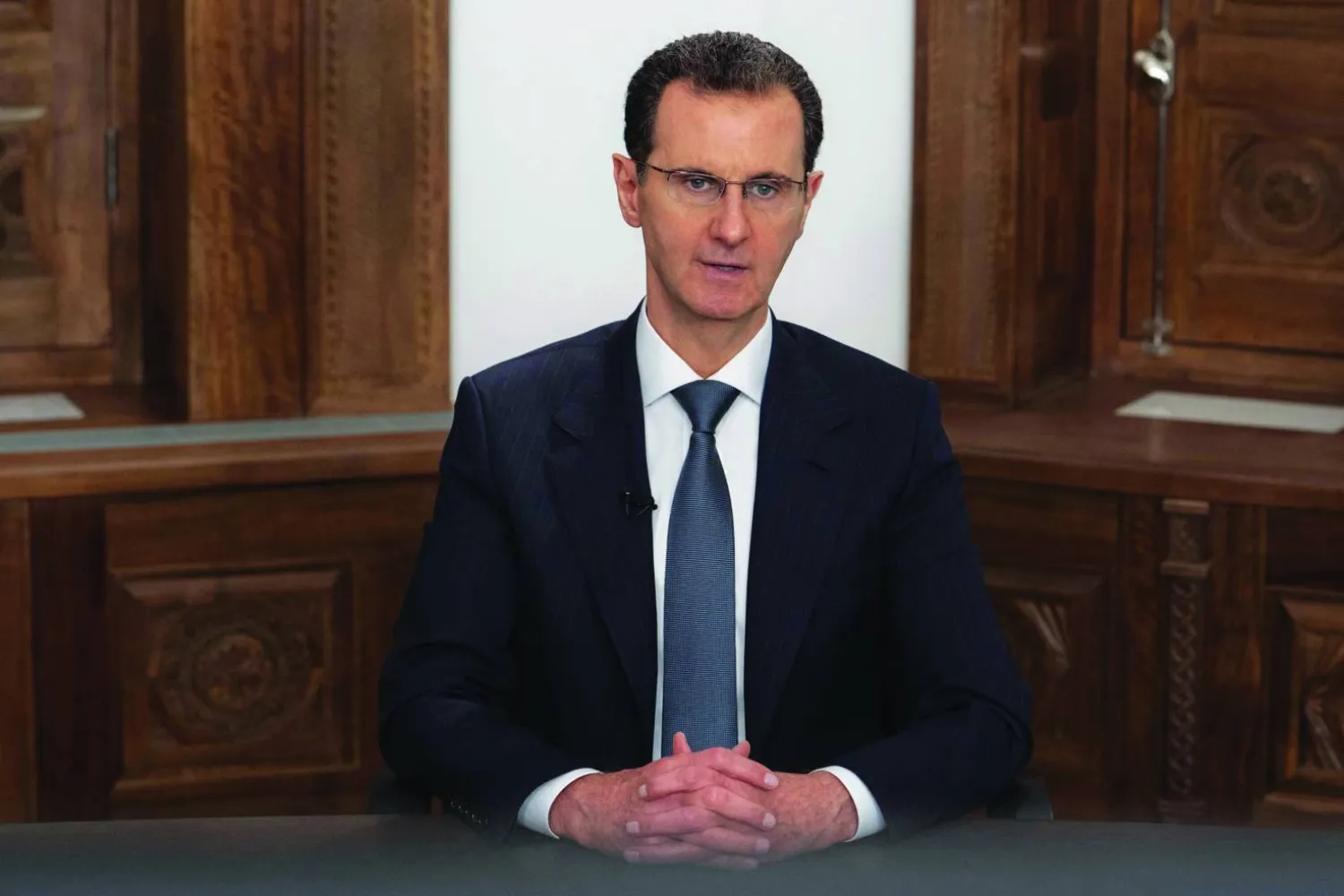 الرئيس السوري المخلوع بشار الأسد في صورة تعود إلى فبراير عام 2023 (سانا - د.ب.أ)