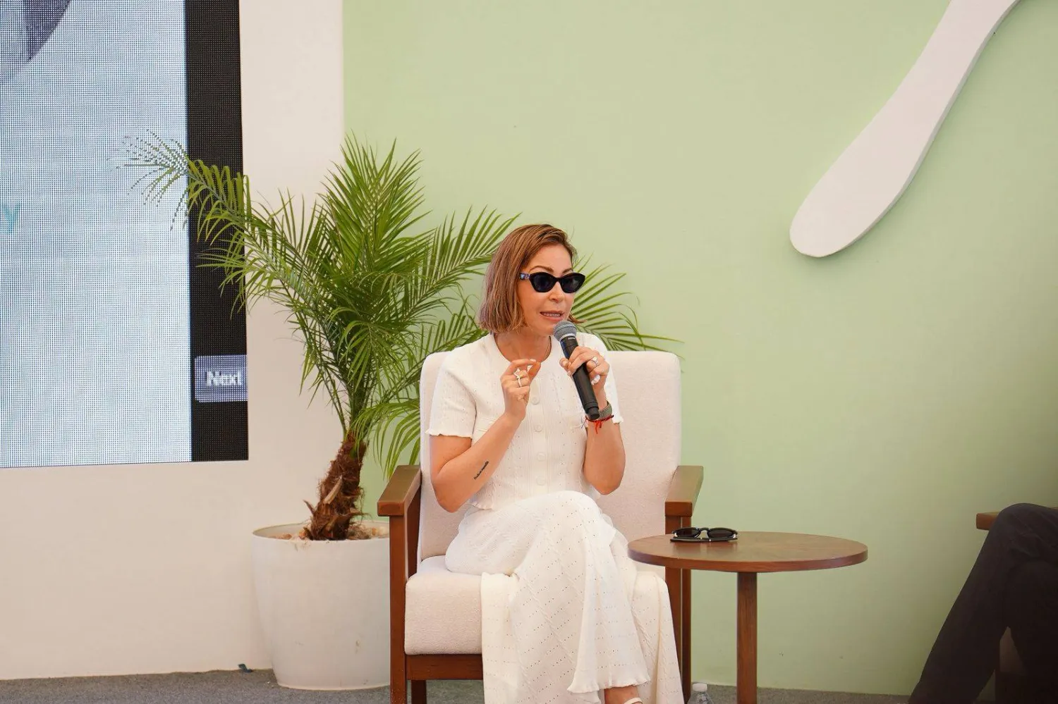 منه شلبي خلال الندوة (مهرجان الجونة)