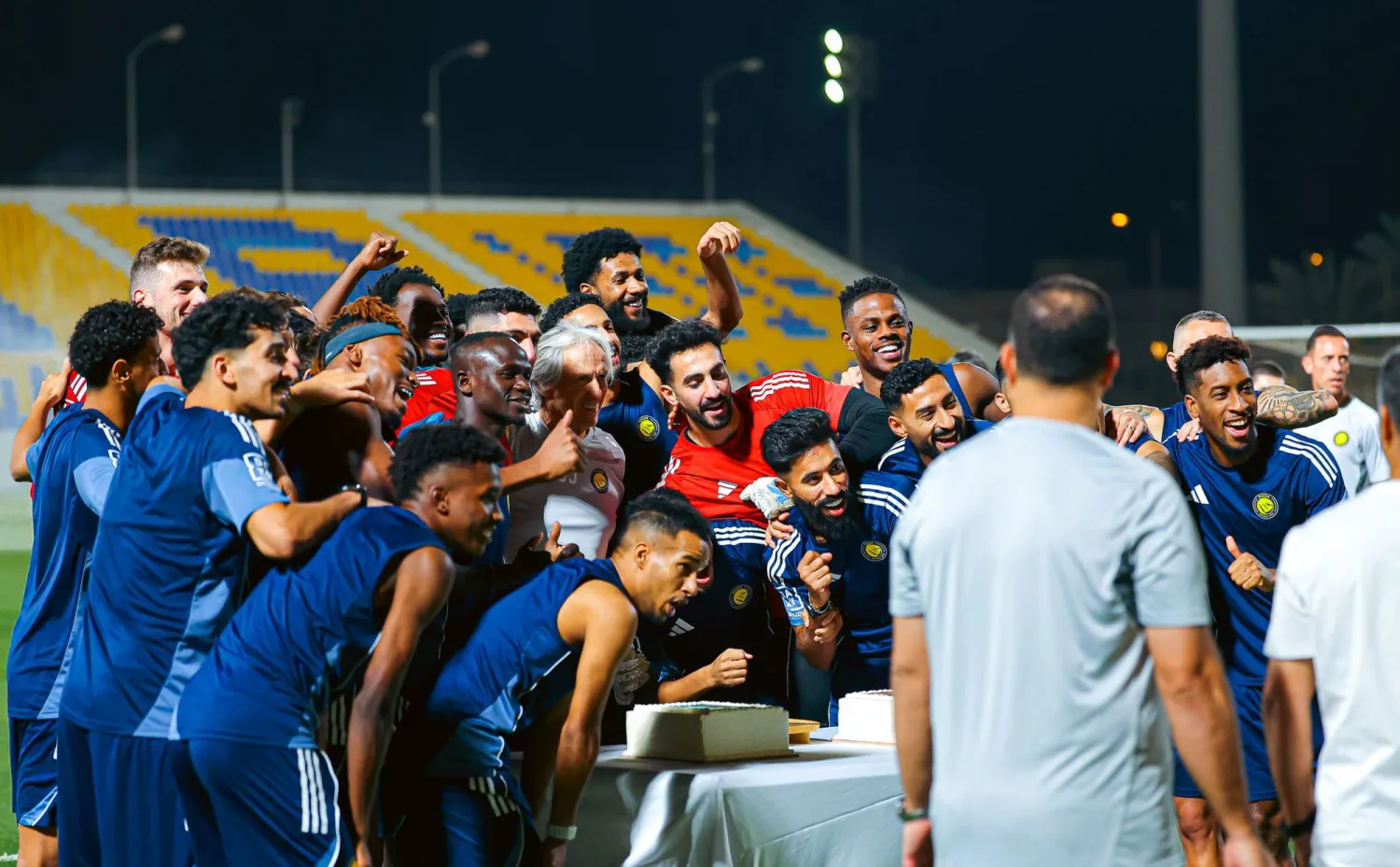 لاعبو النصر يحتفلون بتأهل السعودية السابع لكأس العالم 2026 (نادي النصر)