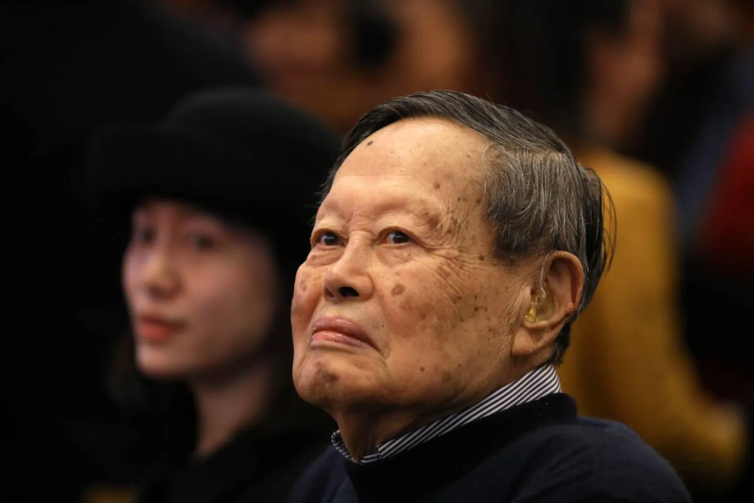 عالم الفيزياء النظرية الحائز جائزة نوبل تشين نينغ يانغ (صحيفة تشينا ديلي)