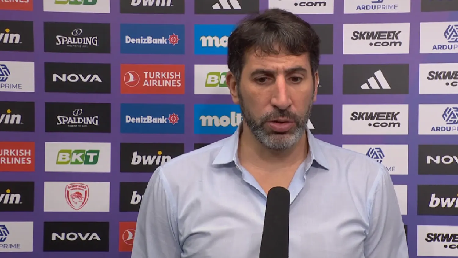 أليكس مومبرو المدير الفني لمنتخب ألمانيا لكرة السلة (الاتحاد الألماني لكرة السلة)