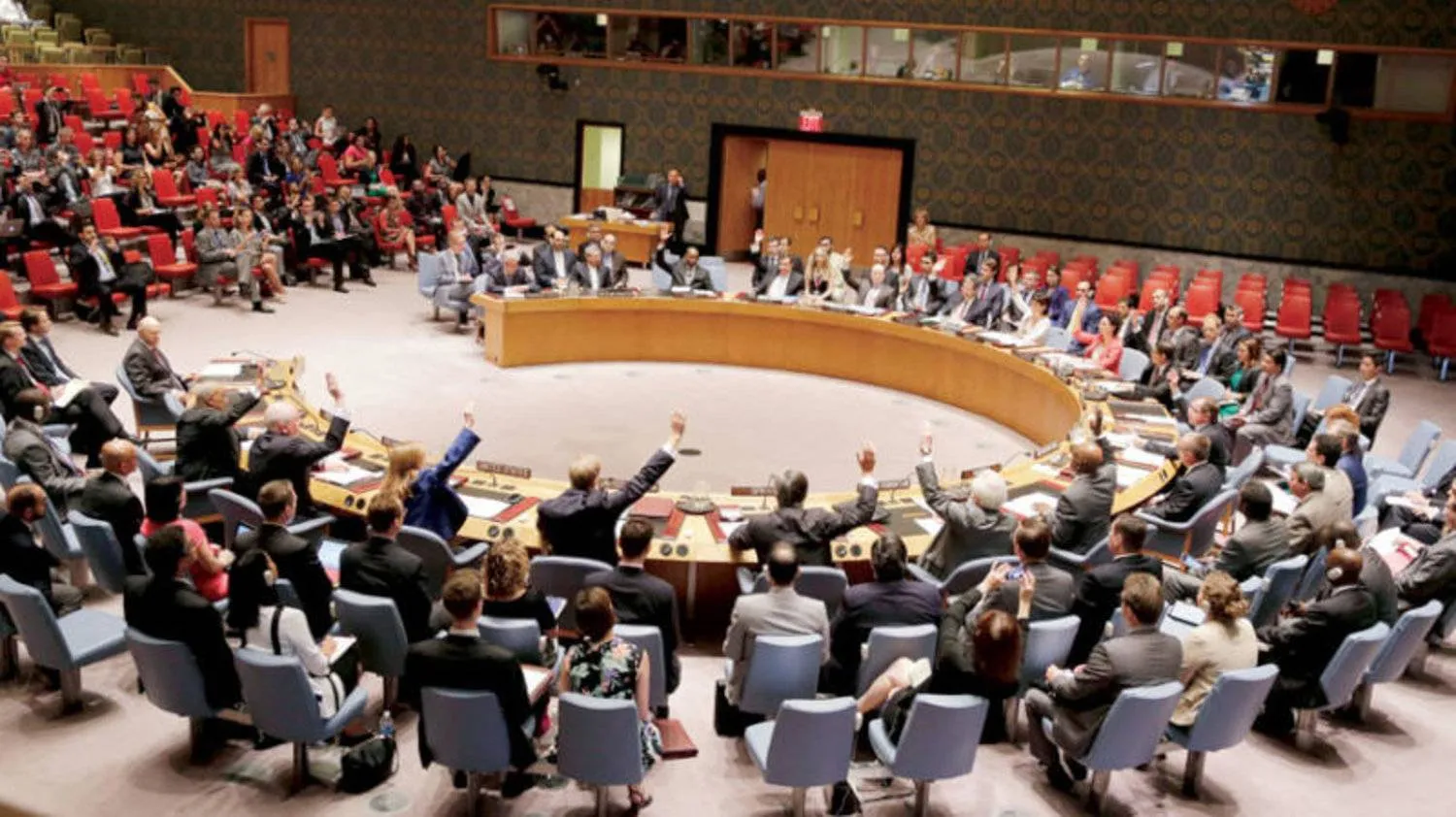 مجلس الأمن يصوت بالإجماع على القرار «2231» بعد أسبوع من توقيع الاتفاق النووي بفيينا في 20 يوليو 2015 (أرشيفية - الأمم المتحدة)