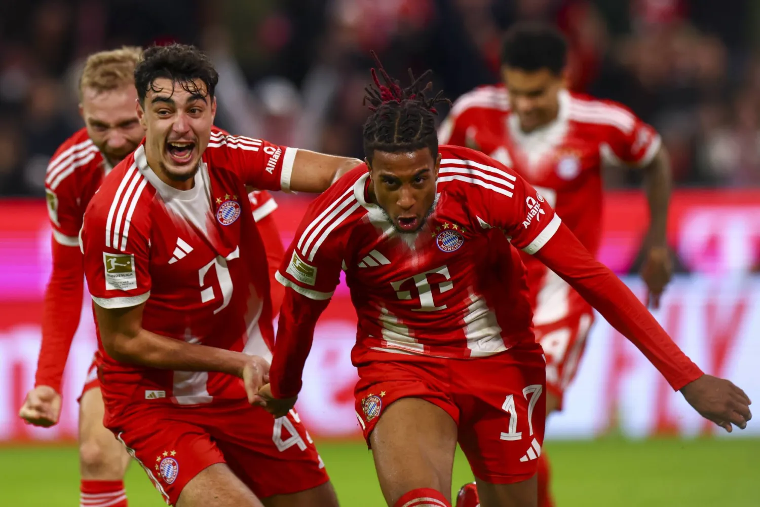 أوليسيه محتفلاً بهدف الفوز للبايرن (إ.ب.أ)