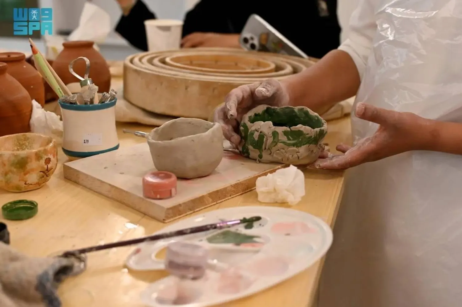 The workshop introduced participants to the art of traditional pottery using environmentally friendly materials. SPA