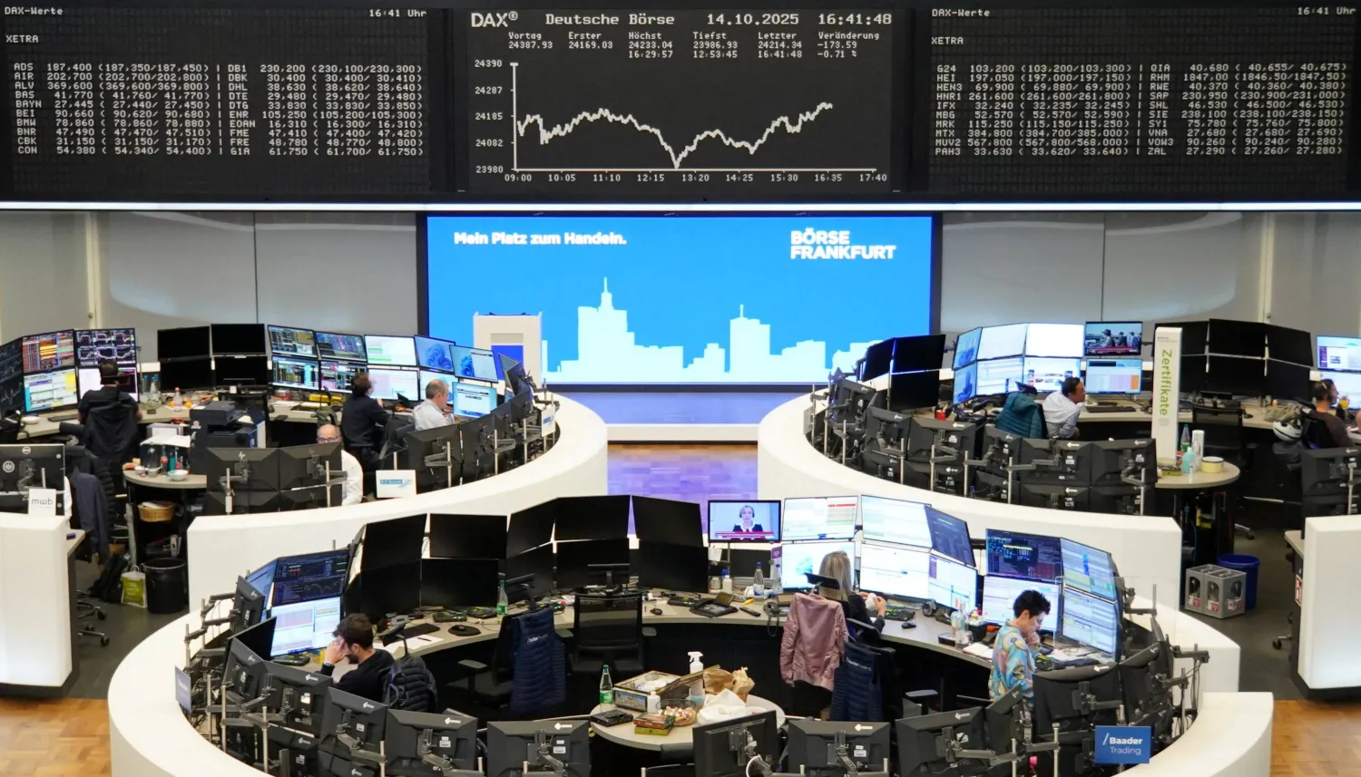 رسم بياني لمؤشر الأسهم الألماني «داكس» في بورصة فرانكفورت (رويترز)