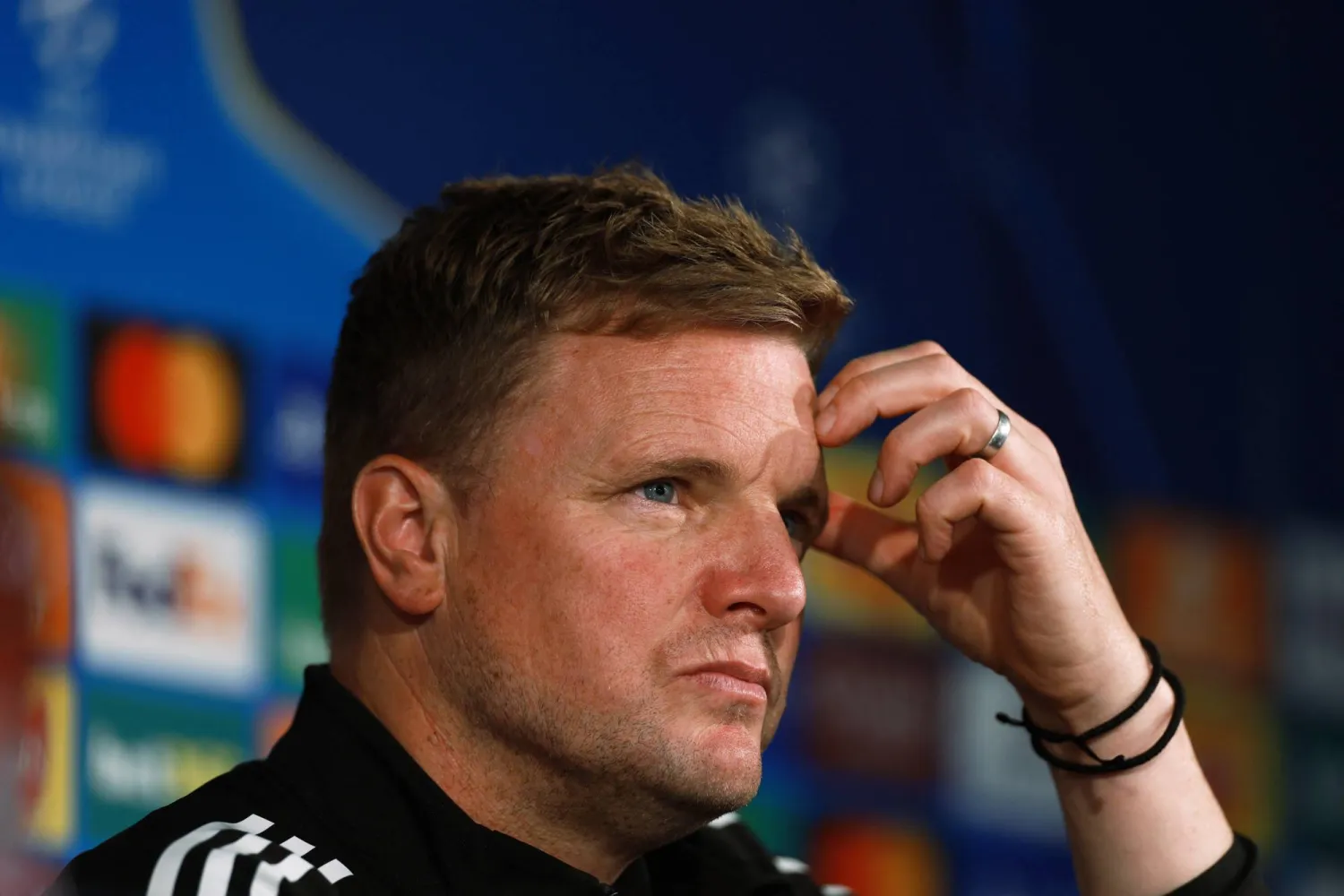 إيدي هاو مدرب نيوكاسل يونايتد الإنجليزي (رويترز)