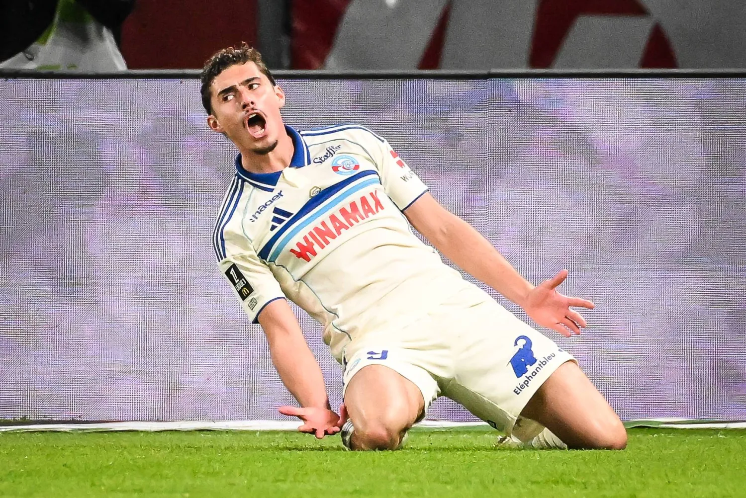 الأرجنتيني خواكين بانيتشيلي يتألق مع ستراسبورغ (د.ب.أ) 