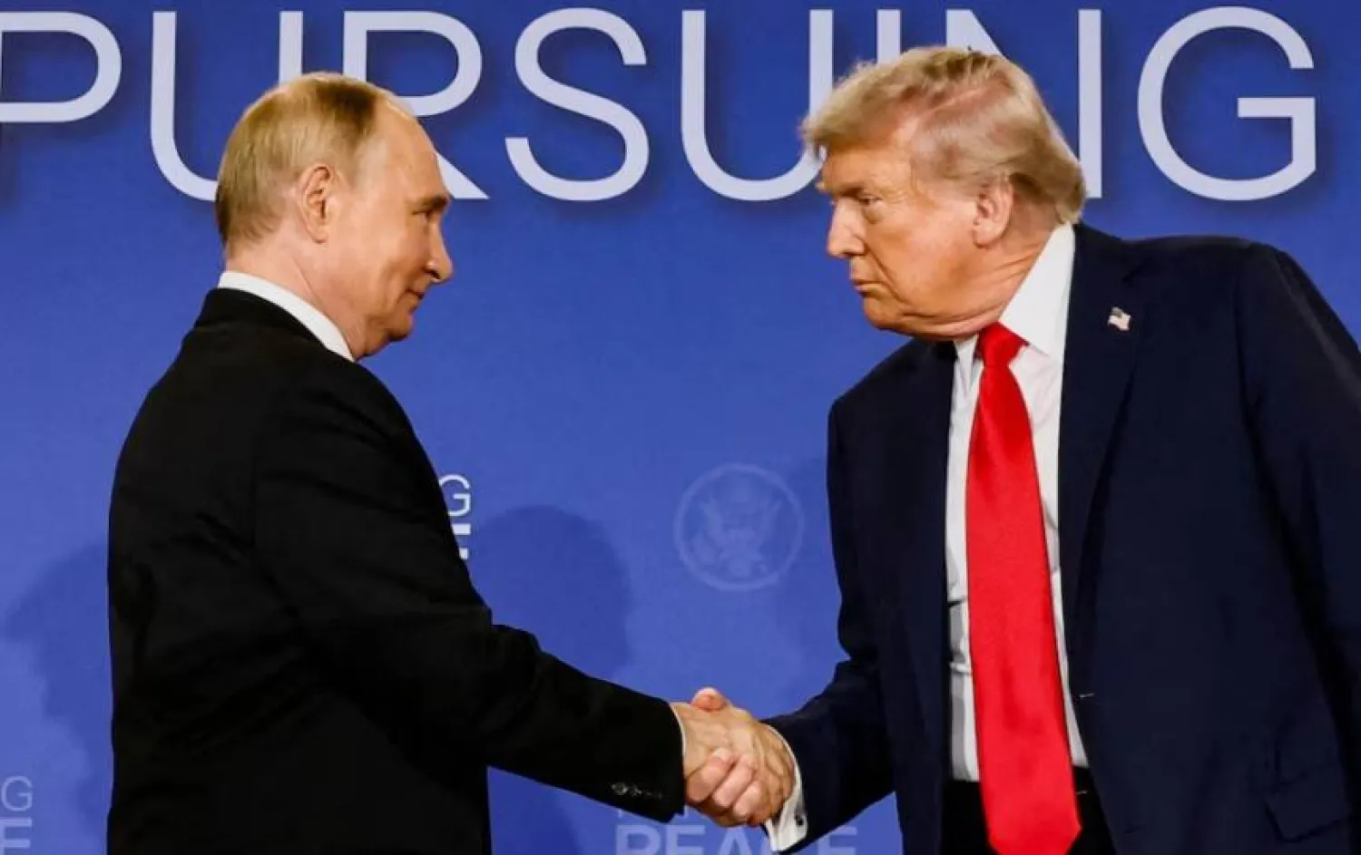 ترمب وبوتين خلال لقائهما في ألاسكا أغسطس الماضي (أرشيفية - رويترز)