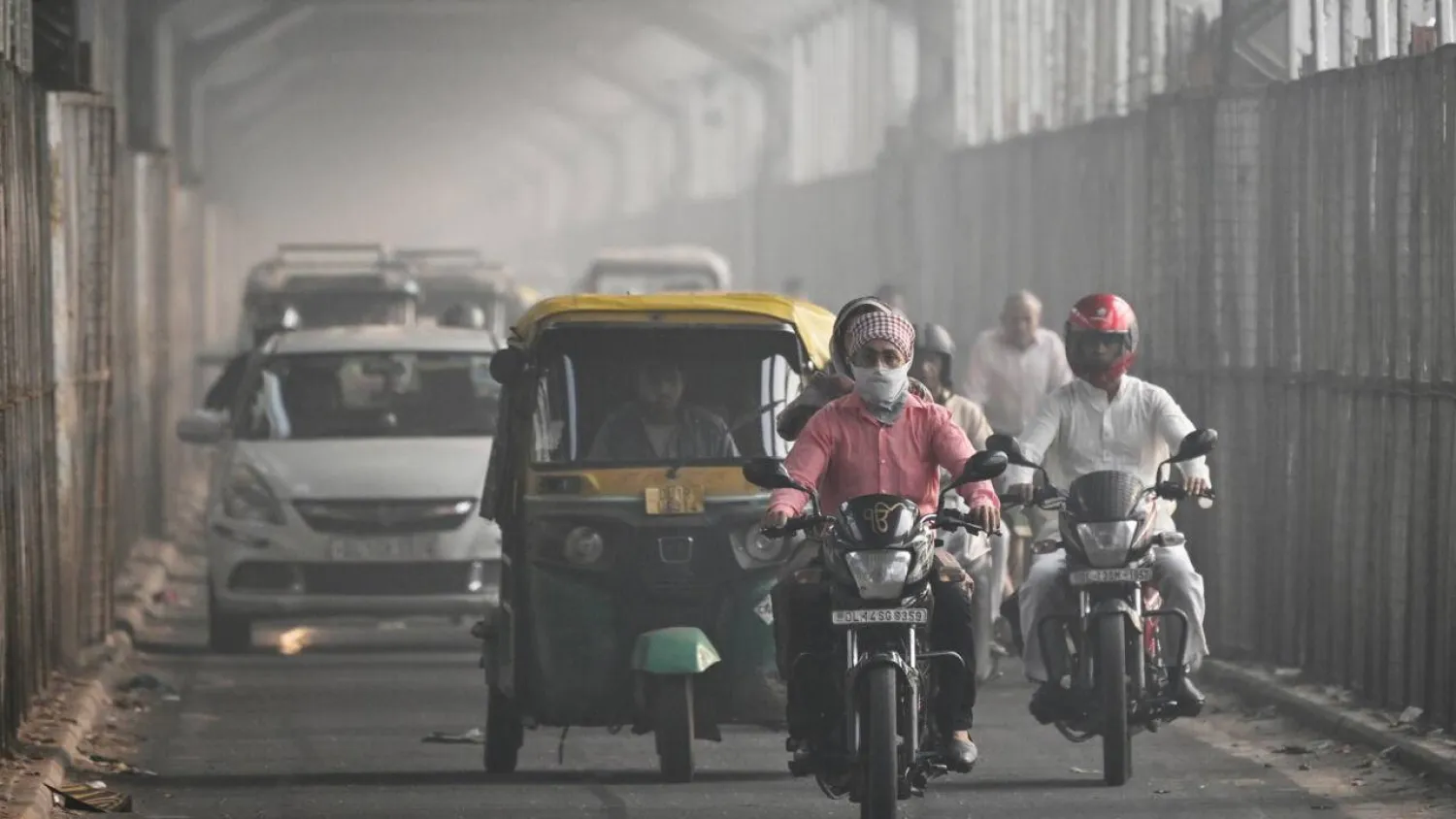 Toxic air blanketed India's capital after fireworks set off for the Hindu festival of Diwali worsened air pollution. Arun SANKAR / AFP
