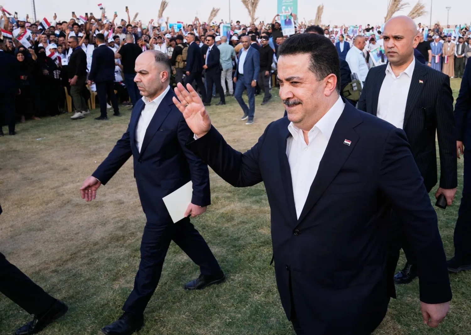 رئيس الوزراء العراقي محمد شياع السوداني في فعالية انتخابية بالموصل السبت الماضي (أ.ب)