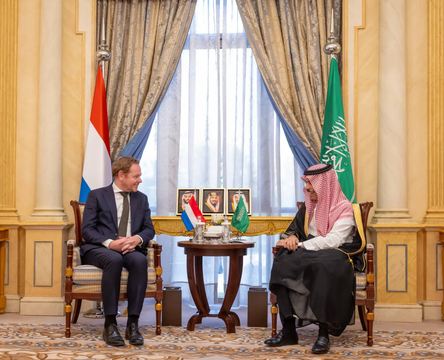 الأمير فيصل بن فرحان لدى استقباله الوزير دافيد فان ويل في الرياض الثلاثاء (الخارجية السعودية)