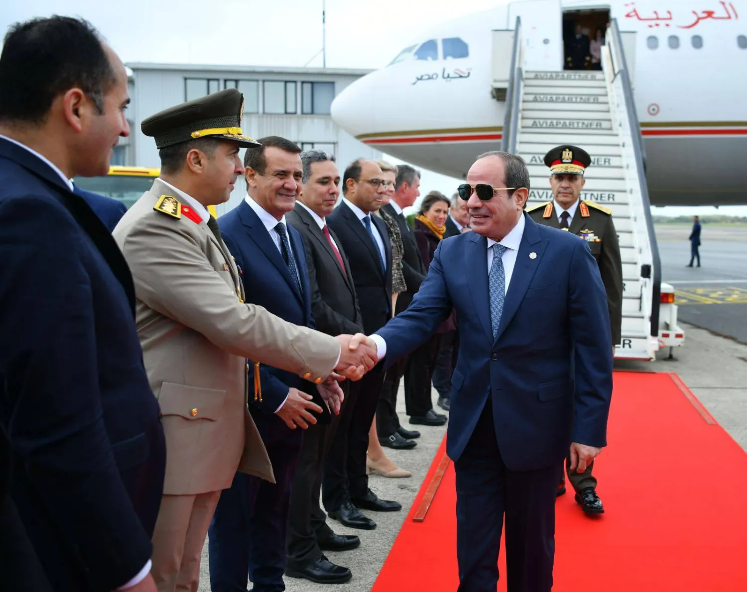 السيسي يصل المطار العسكري في بروكسل في مستهل زيارة إلى بلجيكا يشارك خلالها في أعمال القمة المصرية - الأوروبية (الرئاسة المصرية)