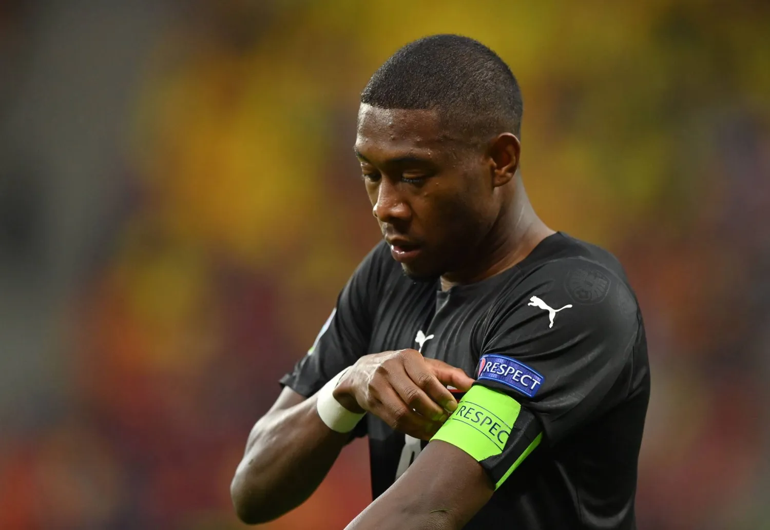 النمساوي دافيد ألابا خارج الكلاسيكو للإصابة (رويترز)