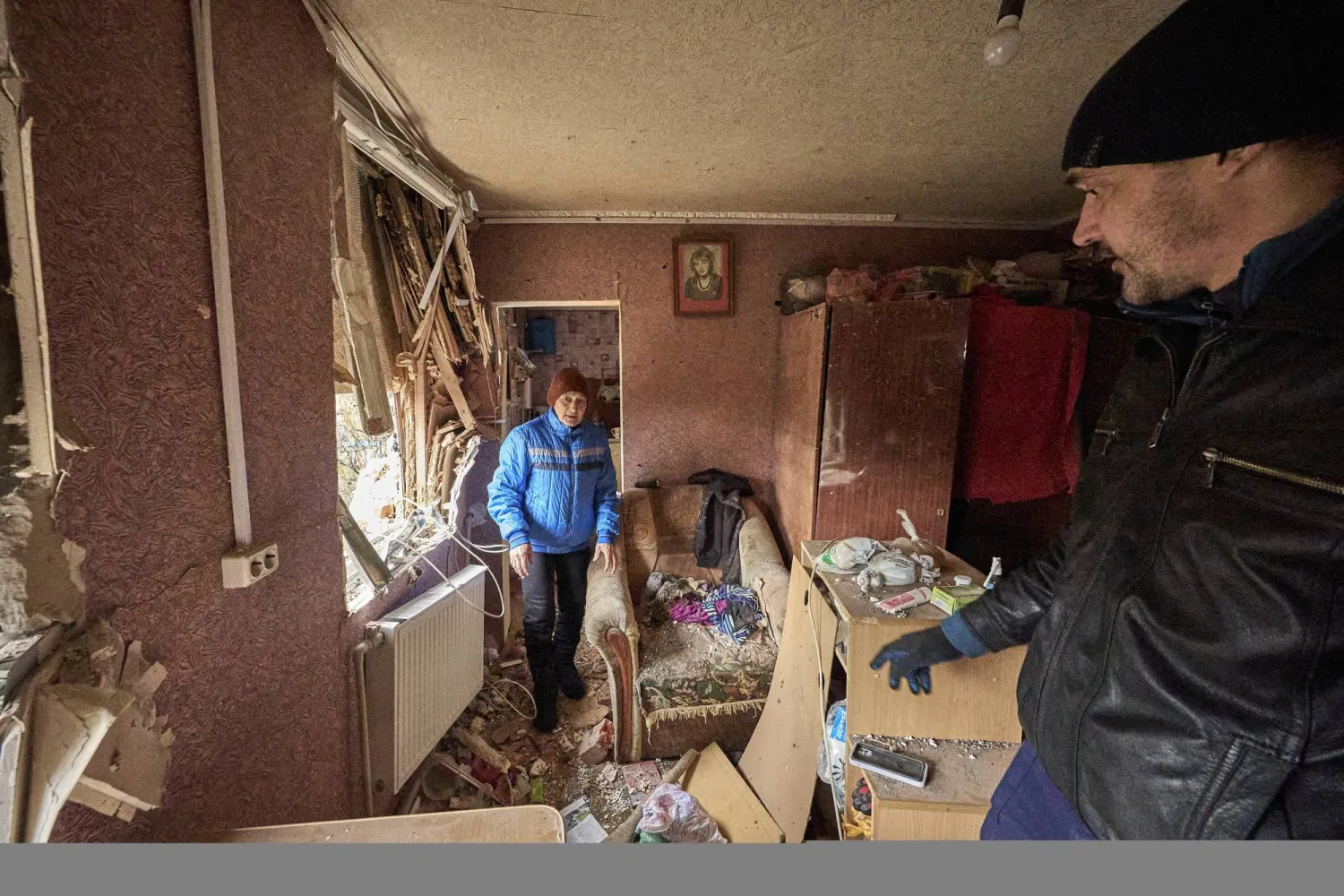 مقتل 4 أشخاص في هجوم بطائرات مسيَّرة روسية استهدف شمال أوكرانيا (إ.ب.أ)