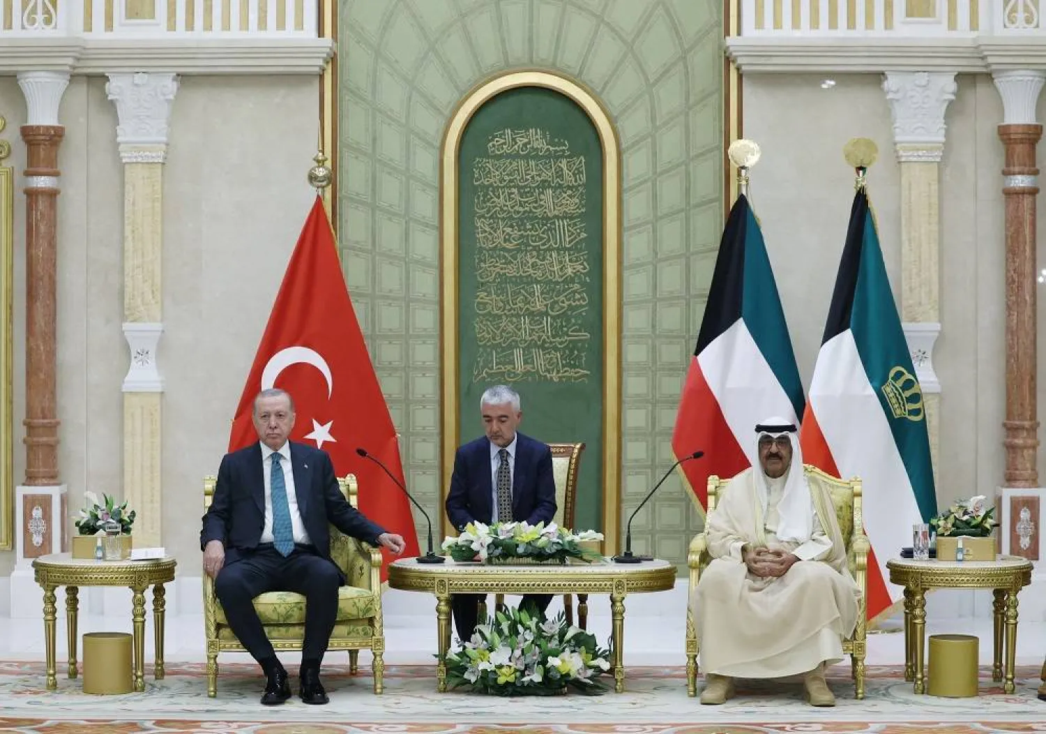 Turkish President Recep Tayyip Erdogan meets with Kuwait's Emir Sheikh Mishal Al-Ahmad Al-Jaber Al-Sabah in Kuwait City, Kuwait, October 21, 2025. (Murat Kula/Turkish Presidential Press Office/Handout via Reuters) 