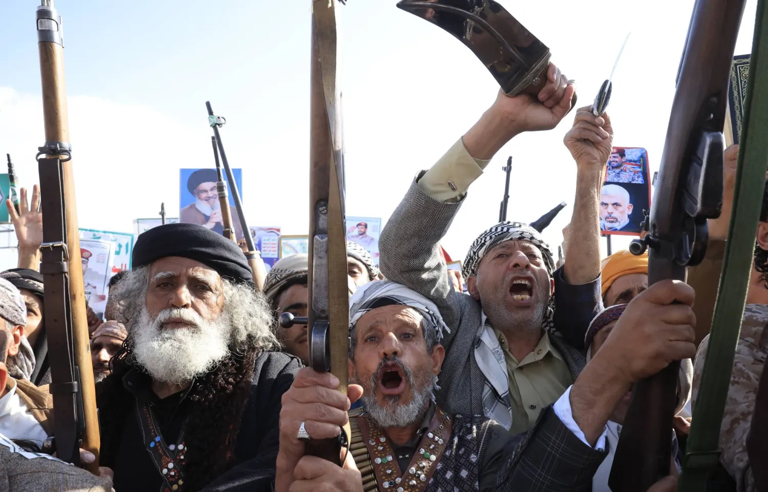 الجماعة الحوثية استغلت حرب غزة لتجنيد عشرات الآلاف في مناطق سيطرتها (إ.ب.أ)