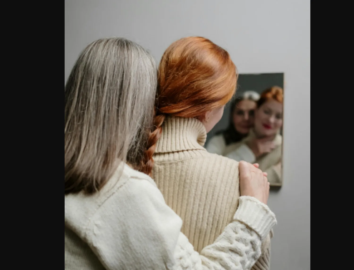 العديد من العوامل  تُسهم في شيب الشعر بما في ذلك الوراثة والشيخوخة والتوتر (بيكسيلز)