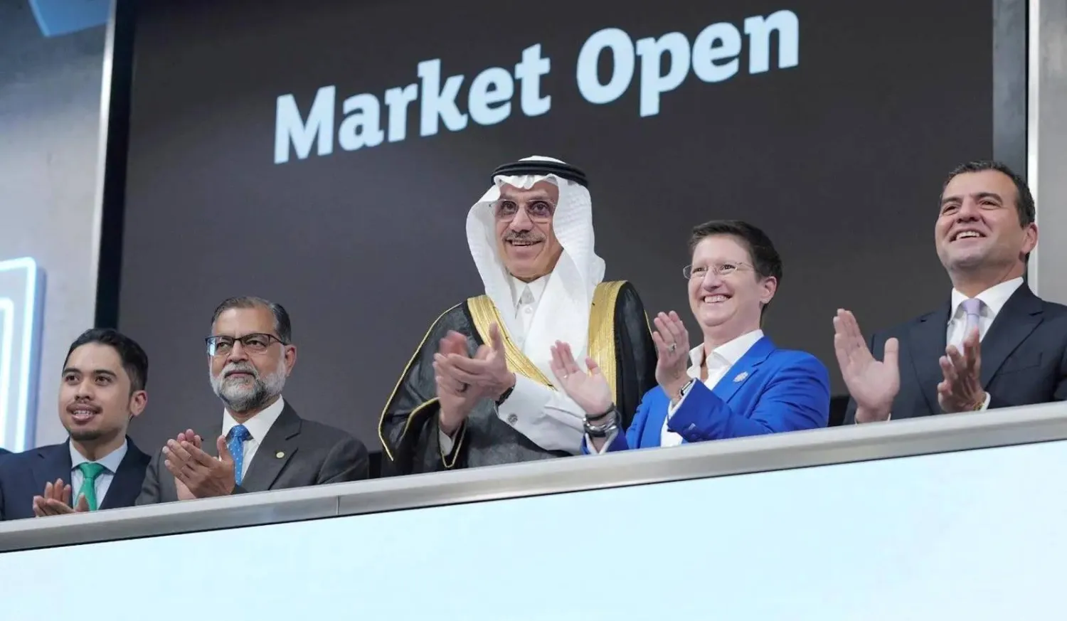 رئيس «مجموعة البنك الإسلامي للتنمية» خلال حفل الإدراج (الشرق الأوسط)