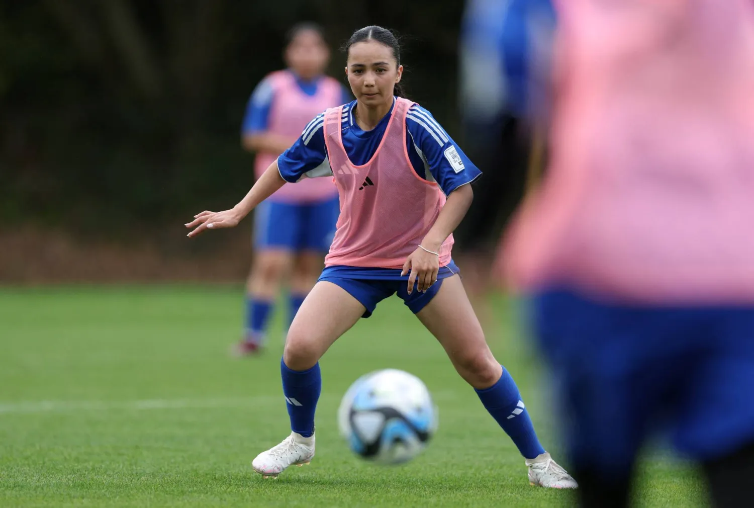 نجمة عارف إحدى لاعبات فريق اللاجئات الأفغانيات (الشرق الأوسط) 