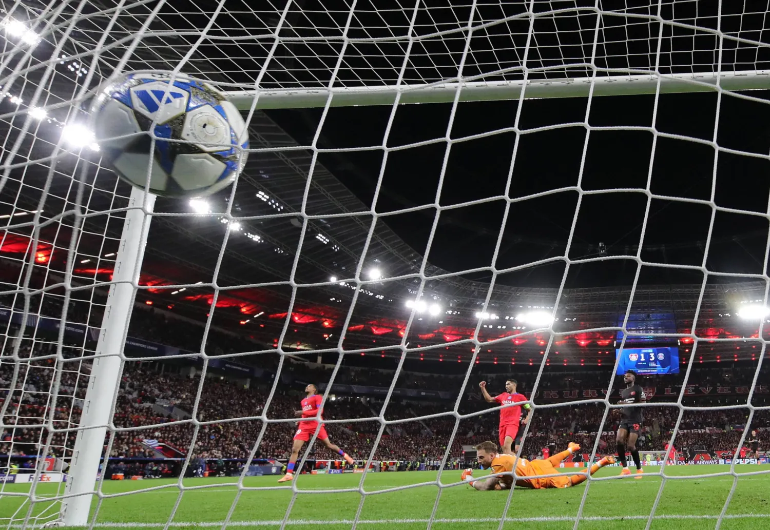 سان جيرمان أمطر شباك ليفركوزن بسباعية منها ثلاثية للواعد ديزيريه دويه (رويترز)