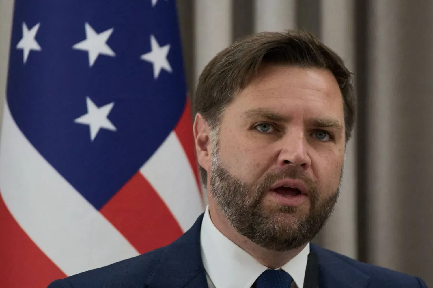 ABD Başkan Yardımcısı J.D. Vance, 22 Ekim'de Kudüs'teki Cumhurbaşkanlığı konutunda İsrail Cumhurbaşkanı Isaac Herzog ile yaptığı görüşmenin ardından basın mensuplarının sorularını yanıtladı. (AFP)