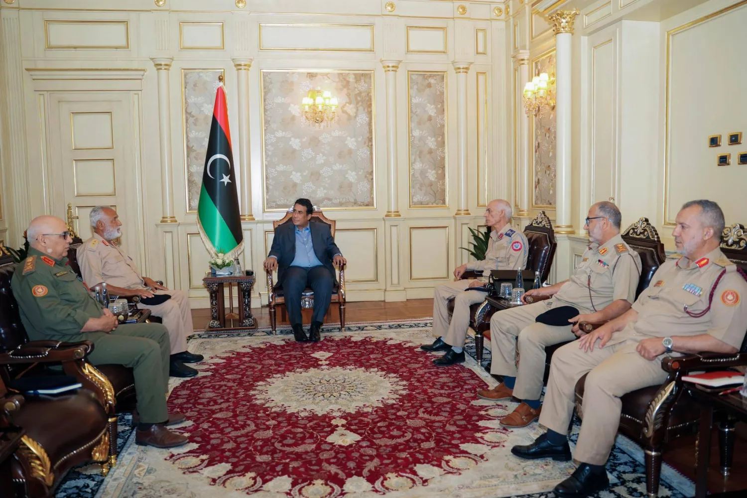 المنفي مستقبلاً أعضاء اللجنة العسكرية المشتركة عن المنطقة الغربية أغسطس الماضي (المجلس الرئاسي)