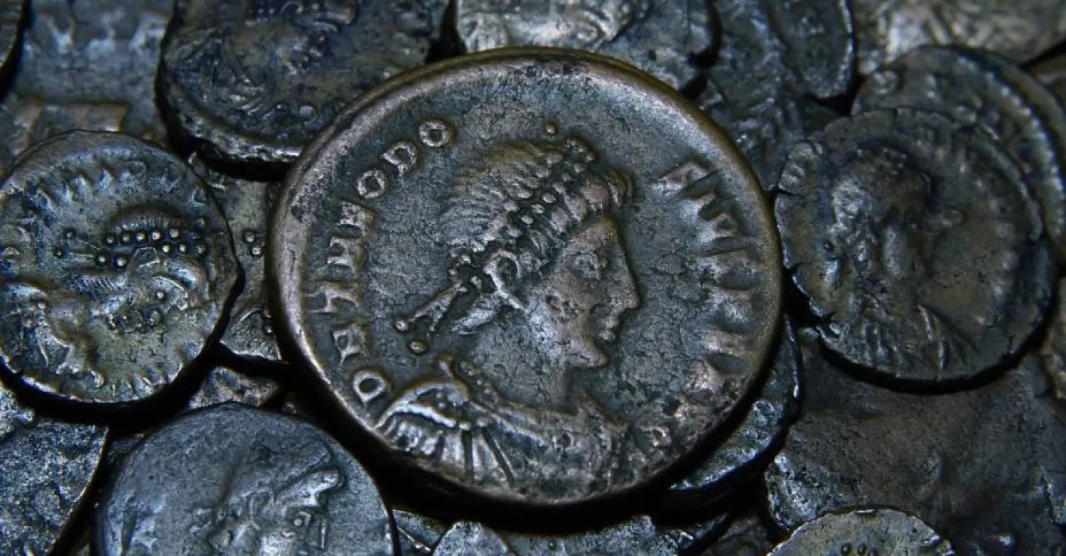 David Moss found two clay pots in a field in north Wales containing thousands of Roman coins. Shutterstock