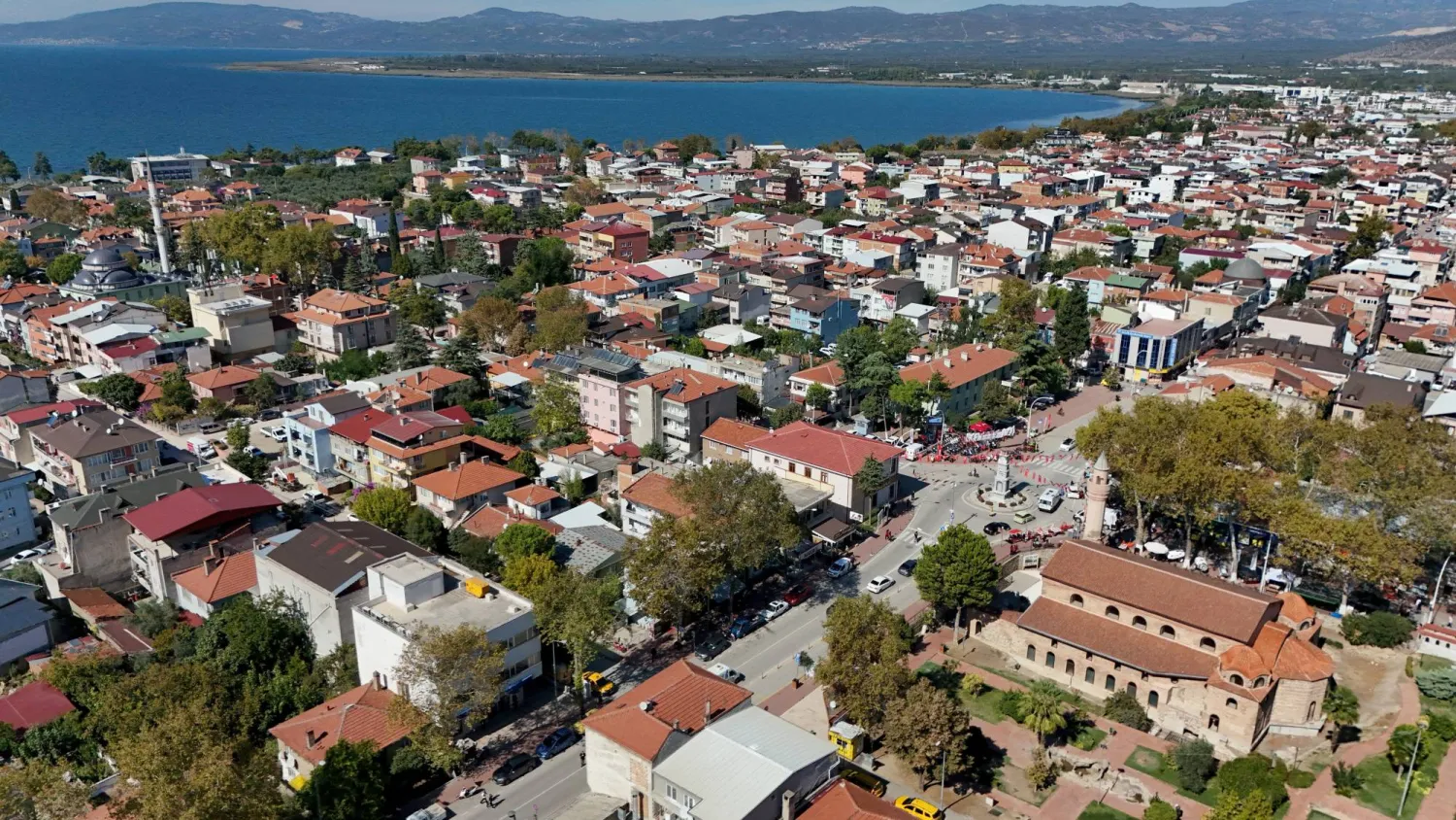 A drone view shows Iznik town center and the Ayasofya Orhan Camii (Hagia Sophia Mosque), in Iznik, Türkiye, October 6, 2025. REUTERS/Murad Sezer