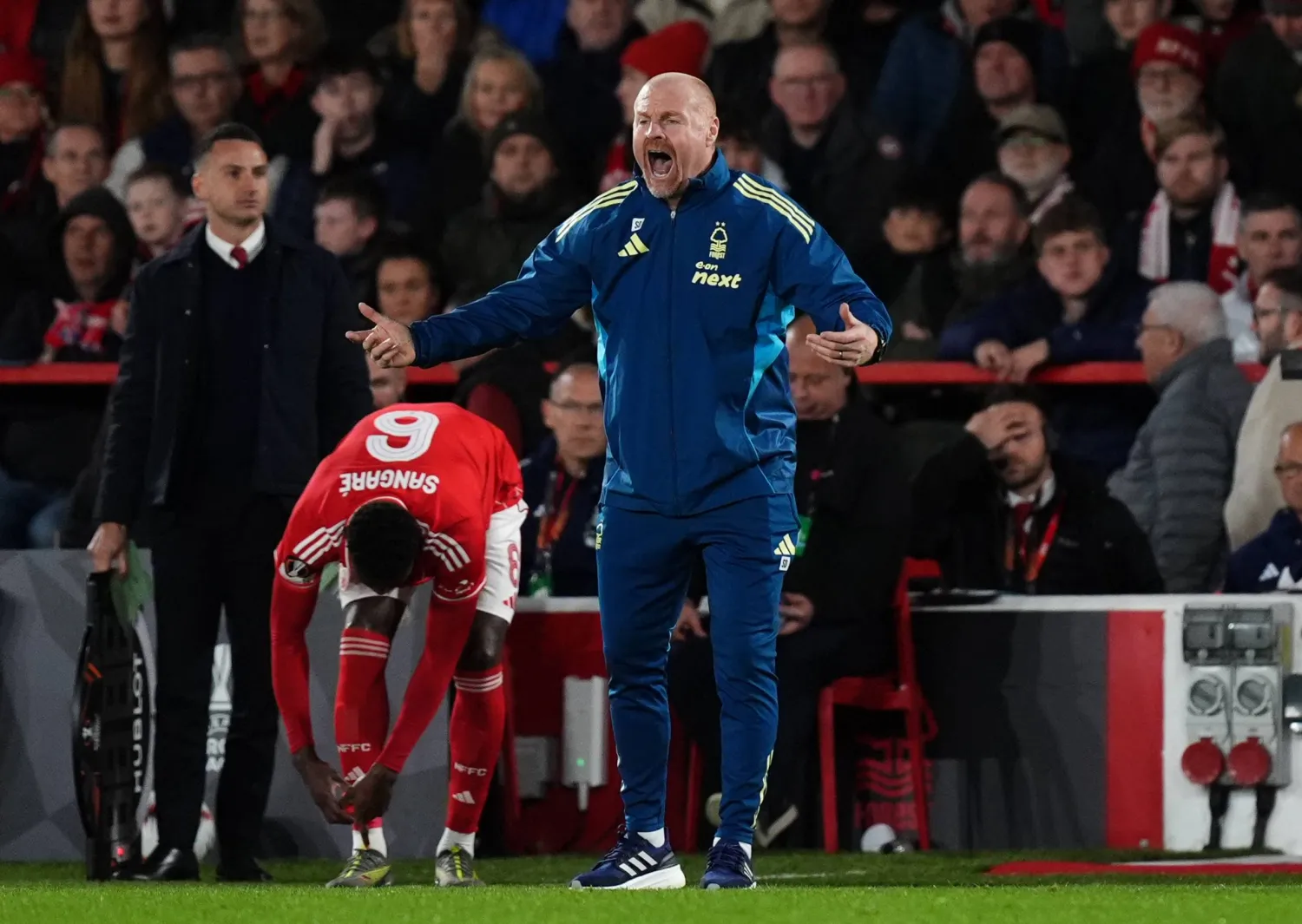 شون دايش مدرب نوتنغهام فورست (د.ب.أ)