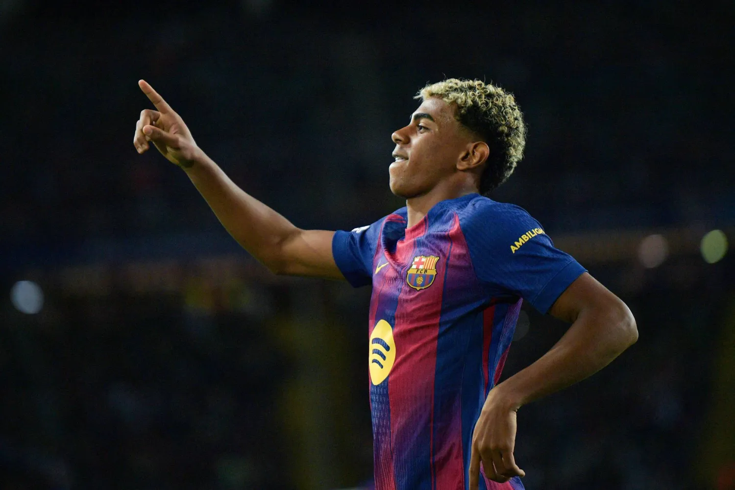 يامال تألق أمام أولمبياكوس في فوز برشلونة بدوري الأبطال (أ.ف.ب)