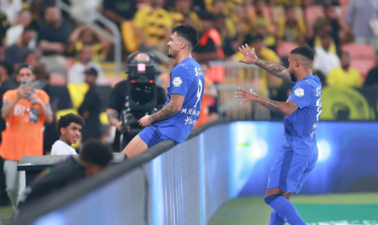 ليوناردو محتفلاً بهدفه في مرمى الاتحاد (تصوير: عدنان مهدلي)