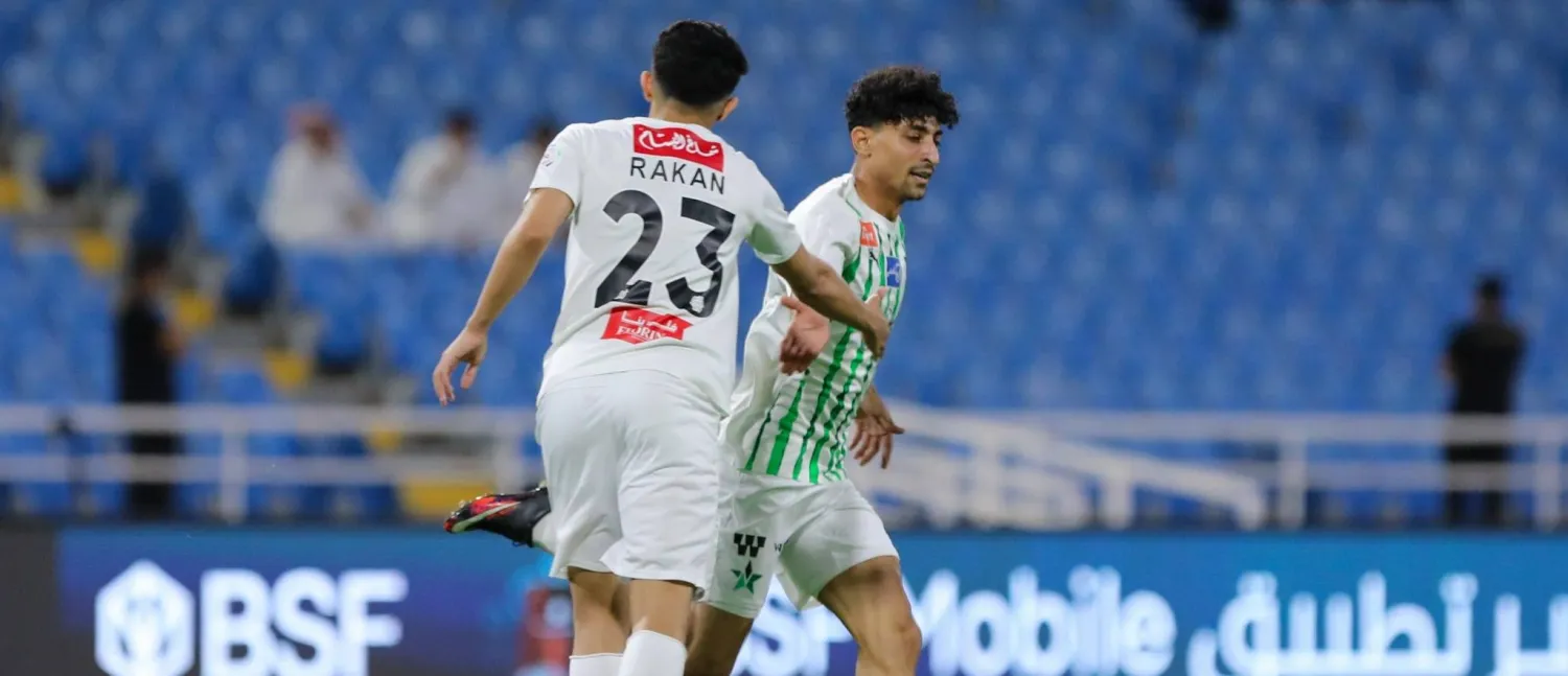 علي جاسم يحتفل بأحد اهدافه مع النجمه (موقع النادي)