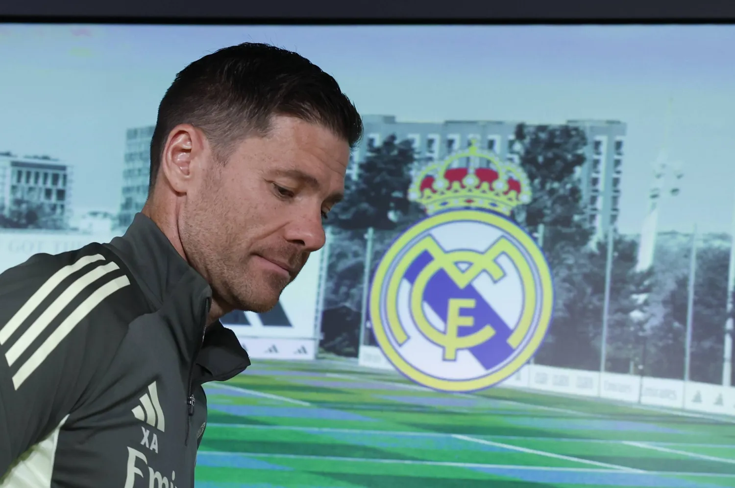 مدرب ريال مدريد تشابي ألونسو (إ.ب.أ)